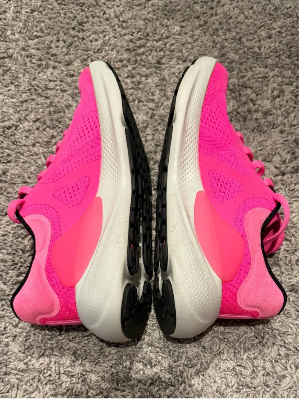 NWOT lululemon Women's Beyondfeel Running Shoe Size 7.5